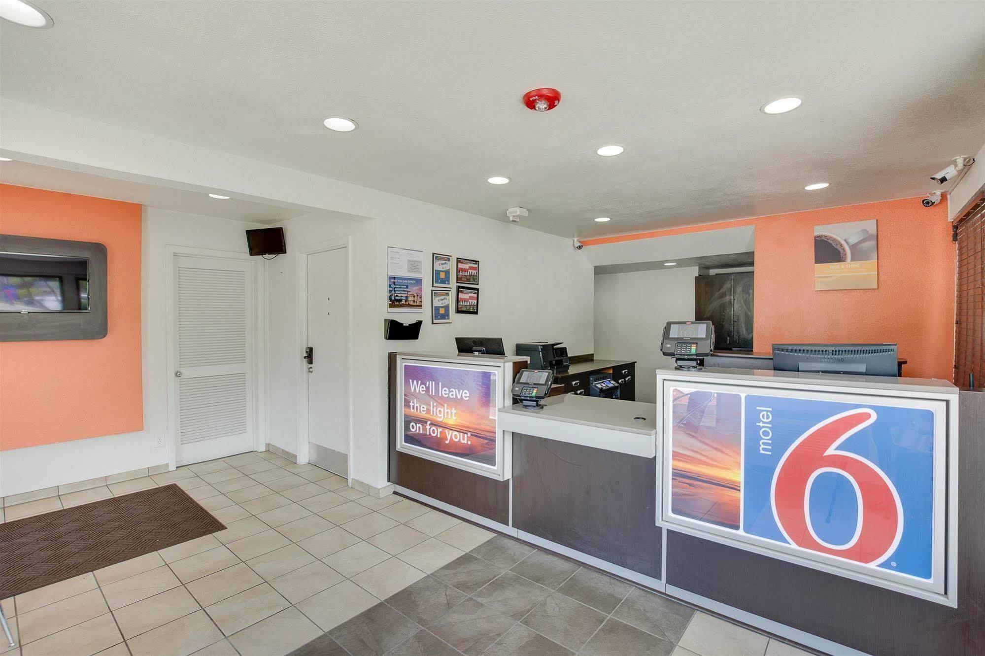 Motel 6-Columbia, Sc - West Buitenkant foto